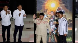 Presiden Prabowo Subianto (dua kanan) menerima cindera mata berupa lukisan potret dirinya berkuda saat acara penutupan Kongres PSI Tahun 2025 di Surakarta, Jawa Tengah, Minggu (20/7/2025).