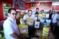 Menteri Koperasi (Menkop) Budi Arie Setiadi meninjau Koperasi Desa Merah Putih Bentangan, Klaten, Jawa Tengah, Sabtu (20/7/2025).