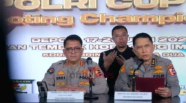 Penanggung Jawab Kejuaraan Kapolri Cup 2025, Irjen Pol. Drs. Widodo, S.H., M.H., didampingi Kabag Penum Divhumas Polri, Kombes Pol. Erdi A. Chaniago, S.I.K., S.H., M.Si., saat memberikan keterangan resmi terkait persiapan kejuaraan di Jakarta. (Humas Polri)