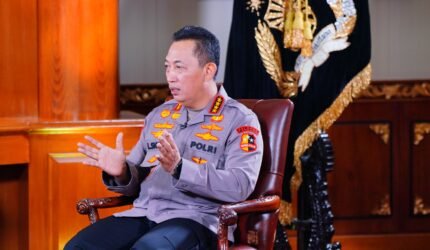 Kapolri Jenderal Listyo Sigit Prabowo menyampaikan rencana penyelenggaraan nobar Piala Dunia 2026 gratis di Mabes Polri, Polda, Polres, dan Polsek di seluruh Indonesia.