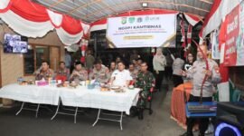 Polres Metro Jakpus bersama jajaran Polda Metro Jaya gelar Ngopi Kamtibmas di Pos Satkamling RW 04, Kel. Kebon Kelapa, Kec. Gambir, Jakarta Pusat