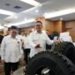 Mendag Budi Santoso saat ekspose pengawasan impor ilegal di Kemendag, Rabu (6/8/2025). Pemerintah serius berantas barang ilegal.
