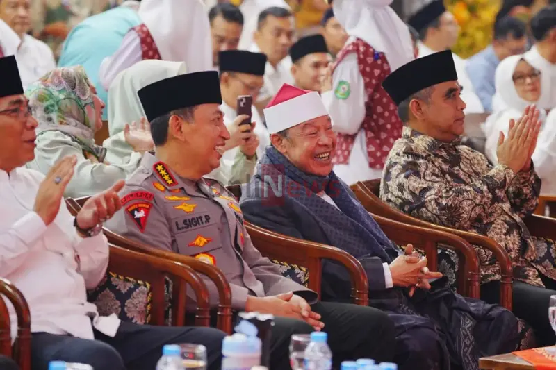 Kapolri Listyo Sigit Prabowo saat menghadiri Haul Pondok Pesantren Buntet Cirebon, Sabtu (2/8/2025).