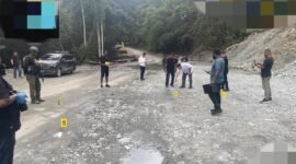Personel Satgas Operasi Damai Cartenz melakukan olah TKP penyerangan KKB pimpinan Aibon Kogoya yang menewaskan dua anggota Brimob Yon C Nabire di Distrik Siriwo, Kabupaten Nabire, Papua Tengah, Rabu (13/8/2025). (Dok-Polri)
