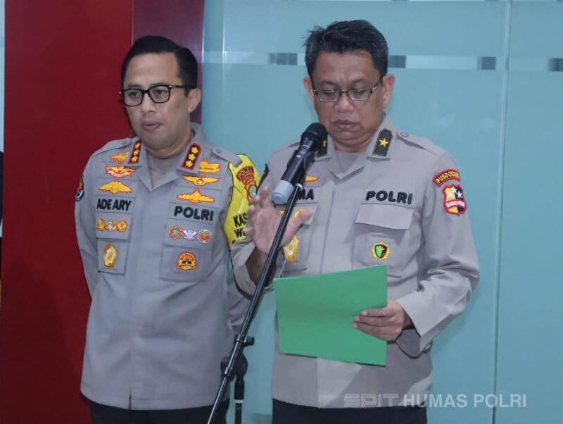 Kepala RS Bhayangkara Tk. I Pusdokkes Polri Brigjen Pol Prima Heru memaparkan hasil autopsi jenazah pegawai Bank BUMN MIP di RS Polri Kramat Jati, Jakarta Timur. (Dok-Polri)