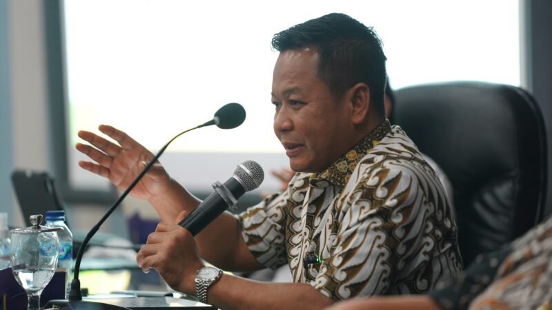 Rektor USU, Muryanto Amin, diperiksa KPK di KPPN Padangsidimpuan terkait dugaan korupsi proyek jalan Sumut, Jumat (15/8/2025). (Dok-Istimewa)