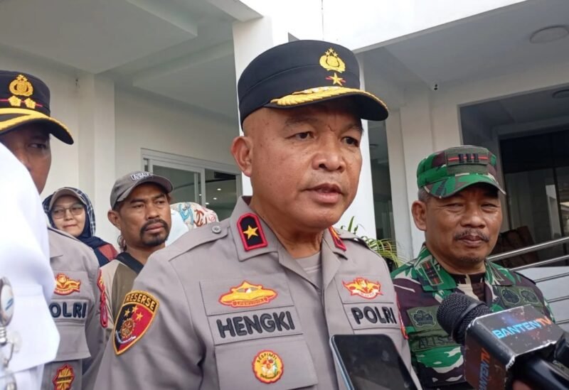 Wakapolda Banten Brigjen Pol Hengki saat memberikan pernyataan tegas terkait larangan pengibaran bendera bajak laut One Piece dalam peringatan HUT RI ke-80. (Foto: Istimewa)