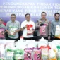 Deretan karung beras merek Sania, Fortune, Sovia, dan Siip yang diduga hasil pengoplosan disita polisi, Selasa (5/8/2025)
