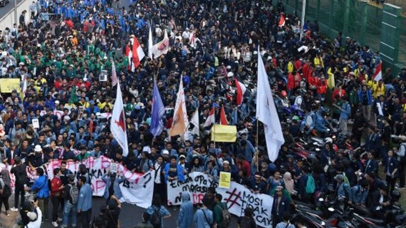 Ilustrasi, Massa buruh memadati depan Gedung DPR RI membawa tuntutan RUU Ketenagakerjaan.
Dok: Istimewa