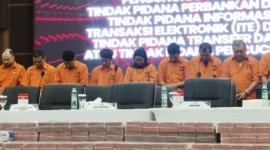 Penangkapan sembilan tersangka pembobolan rekening dormant Rp204 miliar oleh Bareskrim Polri. Dok: Polri
