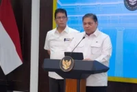 Menko Perekonomian Airlangga Hartarto umumkan kelanjutan bantuan pangan beras Oktober–November 2025. Dok-Isimewa

