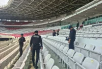 Brimob Polda Metro Jaya mensterilkan Stadion Utama Gelora Bung Karno menjelang konser Dewa 19 ft. All Stars 2.0 untuk memastikan keamanan penonton. Foto, Dok-Polri