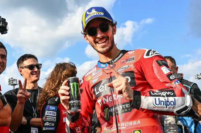 Pembalap Ducati Lenovo, Francesco Bagnaia, merayakan kemenangan MotoGP Jepang. Dok: MotoGP.com