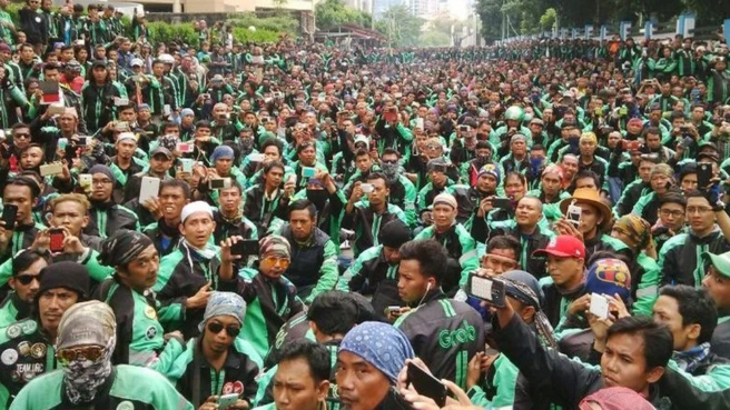 Ilustrasi, Ribuan personel polisi berjaga saat aksi demo ojek online di kawasan Monas dan Kedubes AS, Jakarta Pusat. (Posnews/Ist)
