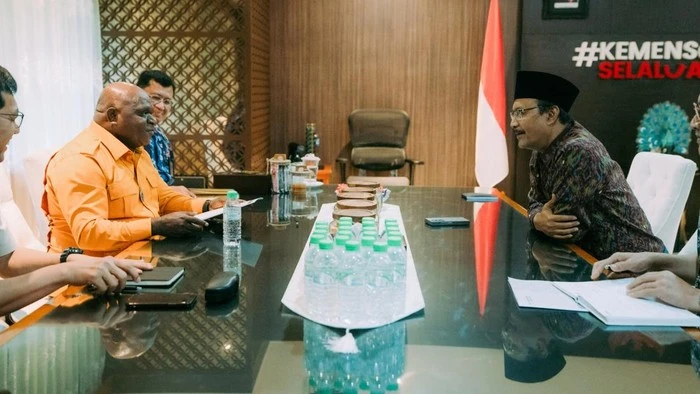 Mensos Gus Ipul dan Menteri HAM Natalius Pigai memantau pemulihan korban unjuk rasa dengan santunan dan dukungan psikososial di Jakarta. (Dok-Kemensos)
