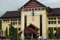 Polda Sulawesi Selatan mengamankan barang bukti dari lokasi pembakaran Gedung DPRD Sulsel dan DPRD Makassar. (Dok-Istimewa)