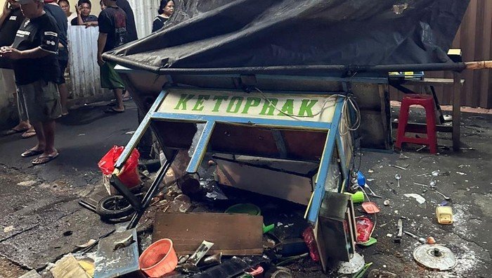 Pelaku KB (30) merusak gerobak ketoprak di Pancoran Mas, Depok, karena uangnya kurang Rp 3.000. Polisi kini mengamankan pelaku untuk proses hukum. Dok-Istimewa