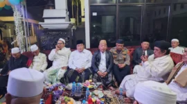 Ribuan jamaah antusias mengikuti Maulid Nabi Muhammad SAW di Bekasi Barat, dihadiri Kapolsek Wahyudi dan tokoh agama setempat. Dok: Istimewa