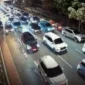 Warga Jakarta terjebak macet panjang imbas penutupan gerbang tol Semanggi

