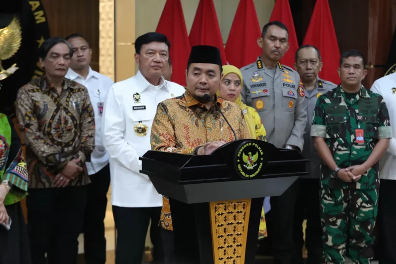 Ketua KPU RI Mochammad Afifuddin saat konferensi pers pembatalan aturan dokumen capres-cawapres. Dok-KPU RI