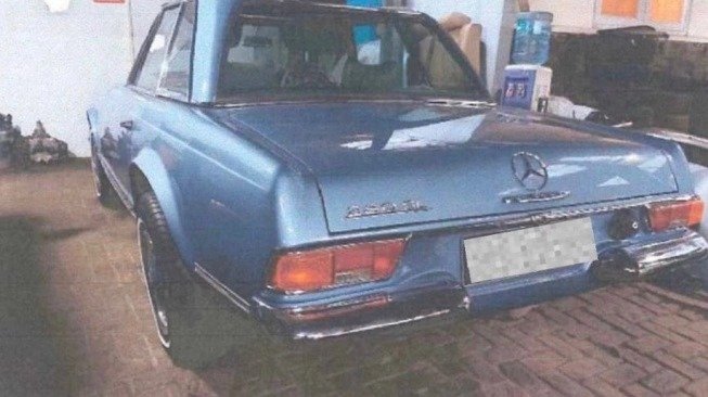 Mobil Mercedes-Benz 280 SL milik eks BJ Habibie yang dieli Ridwan Kamil di Jakarta. (Dok-Ilustrasi)
