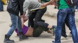 Ilustrasi, tembakan Airsoft Gun Picu Amuk Massa di Cilincing, Debt Collector Jadi Bulan-bulanan Warga. (Posnews/Ist)