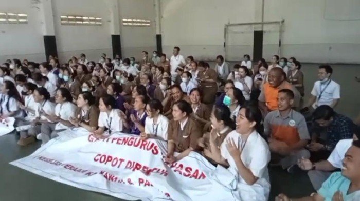 Puluhan nakes RS Misi Rangkasbitung menggelar demo menuntut pembayaran jaspel, Banten, 24 September 2025. Dok: Istimewa