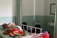 Driver ojol Pontianak, Teguh Sukma Akbar, dirawat di RS Medika Djaya setelah dipukul oknum TNI, patah hidung dan mengalami bengkak di wajah. Dok-Istimewa
