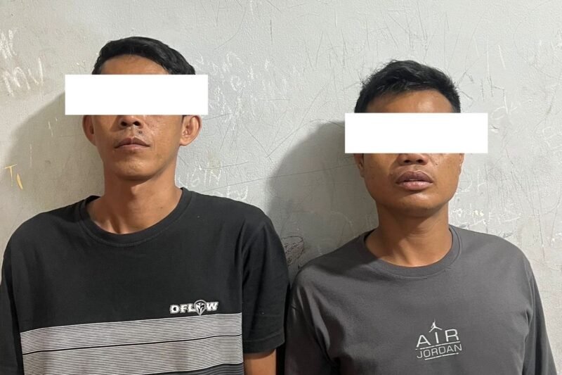 Dua pencuri Handphone modus lempar bola di Transjakarta Rasuna. Dok-Pol. Setiabudi