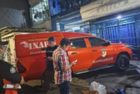 Tim forensik RS Polri Kramat Jati melakukan pemeriksaan jenazah bocah AR. Dok: Istimewa