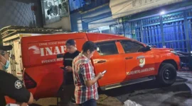 Tim forensik RS Polri Kramat Jati melakukan pemeriksaan jenazah bocah AR. Dok: Istimewa