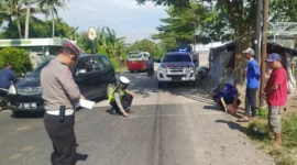 Polisi melakukan olah TKP di lokasi kecelakaan. Dok-Istimewa