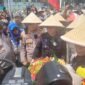 Kapolres Metro Jakarta Pusat dan Wakapolda ikut merayakan Hari Tani Nasional ke-65 bersama petani dari Lampung, Banten, dan Jawa Barat. Dok-Polri