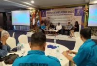 Ratusan nelayan dan pelaku usaha perikanan mengikuti Rembuk Nelayan 2025 di Gedung Srijaya, Surabaya. Foto: MR