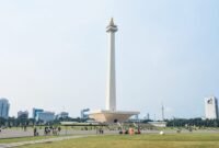 Masyarakat menghadiri acara Jakarta Bersalawat di Monas, Jakarta Pusat, untuk memperingati Maulid Nabi Muhammad SAW dan mendoakan Indonesia aman. (Dok-Istimewa)