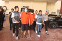 Polisi Polres Metro Jakarta Pusat menunjukkan barang bukti ganja seberat 53 kilogram hasil pengungkapan kasus di Pulogebang, Jakarta Timur. Dok-Humas Pol .Jakpus