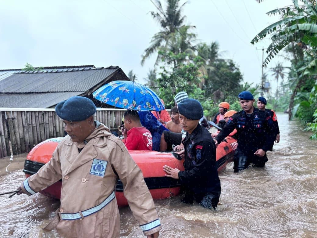 Polda Bali menegaskan penanganan pascabencana tidak hanya evakuasi, tetapi juga pemulihan mental.
