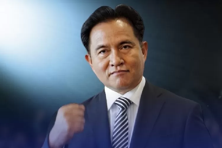 Menteri Koordinator Bidang Hukum, HAM, Imigrasi, dan Pemasyarakatan, Yusril Ihza Mahendra, memberikan keterangan pers mengenai penanganan aksi demonstrasi di Indonesia, Kamis (4/9/2025). (Dok-Instagram)