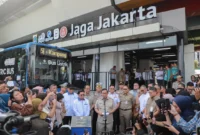 Gubernur DKI Jakarta Pramono Anung memastikan layanan transportasi publik di Jakarta sudah normal kembali, termasuk halte Transjakarta yang rampung diperbaiki. Foto-Pemprov dki jkt