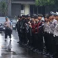 Petugas Polda Metro Jaya melakukan patroli gabungan di jalan protokol Jakarta untuk mencegah aksi sahur on the road selama Ramadhan. (Posnews/Ist)