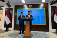 Presiden Prabowo Subianto bersama Mensesneg Prasetyo Hadi saat mengumumkan reshuffle Kabinet Merah Putih di Istana Negara, Senin (8/9/2025). Foto-Setpres