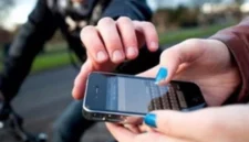 Ilustrasi, Rampas Handphone. (Posnews/Ist)