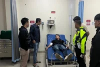 Anggota Polri mendapat perawatan di rumah sakit akibat luka senjata tajam saat mencegah tawuran di Simpang Aljimar, Kota Bogor. Dok: Istimewa