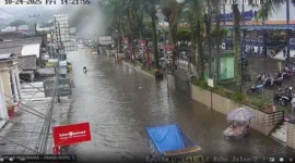 Kondisi banjir rob dan penurunan tanah di kawasan perkotaan Pulau Jawa akibat eksploitasi air tanah dan urbanisasi. (Posnews/Ist)