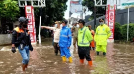 Banjir besar melanda Jakarta Selatan, 27 RT terendam hingga 110 cm usai hujan deras. BPBD kerahkan petugas, warga diminta waspada potensi banjir susulan. (BPBD)
