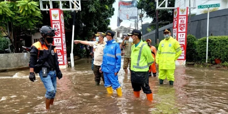 Banjir besar melanda Jakarta Selatan, 27 RT terendam hingga 110 cm usai hujan deras. BPBD kerahkan petugas, warga diminta waspada potensi banjir susulan. (BPBD)