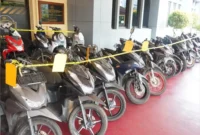 Polisi Polres Jakarta Utara tunjukkan 38 motor hasil curian sindikat lintas pulau. Dok: Posnews