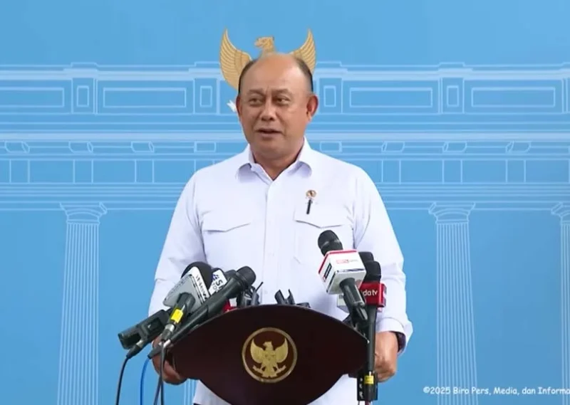 Kepala BGN Dadan Hindayana saat menjelaskan aturan rapid test untuk dapur MBG di Senayan, Jakarta. Dok: Setpres