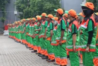 Ribuan petugas kebersihan DLH DKI Jakarta bersiaga di kawasan Monas untuk HUT TNI ke-80. Dok: Istimewa