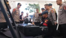 Astamaops Kapolri Komjen Pol Fadil Imran meninjau pos anti-drone di Bukit Jokowi Mandalika. Dok: Polri